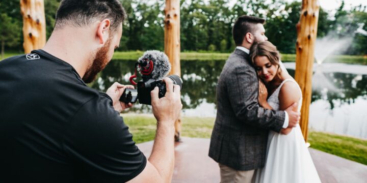 4 Mistakes to Avoid When Hiring a Wedding Photographer